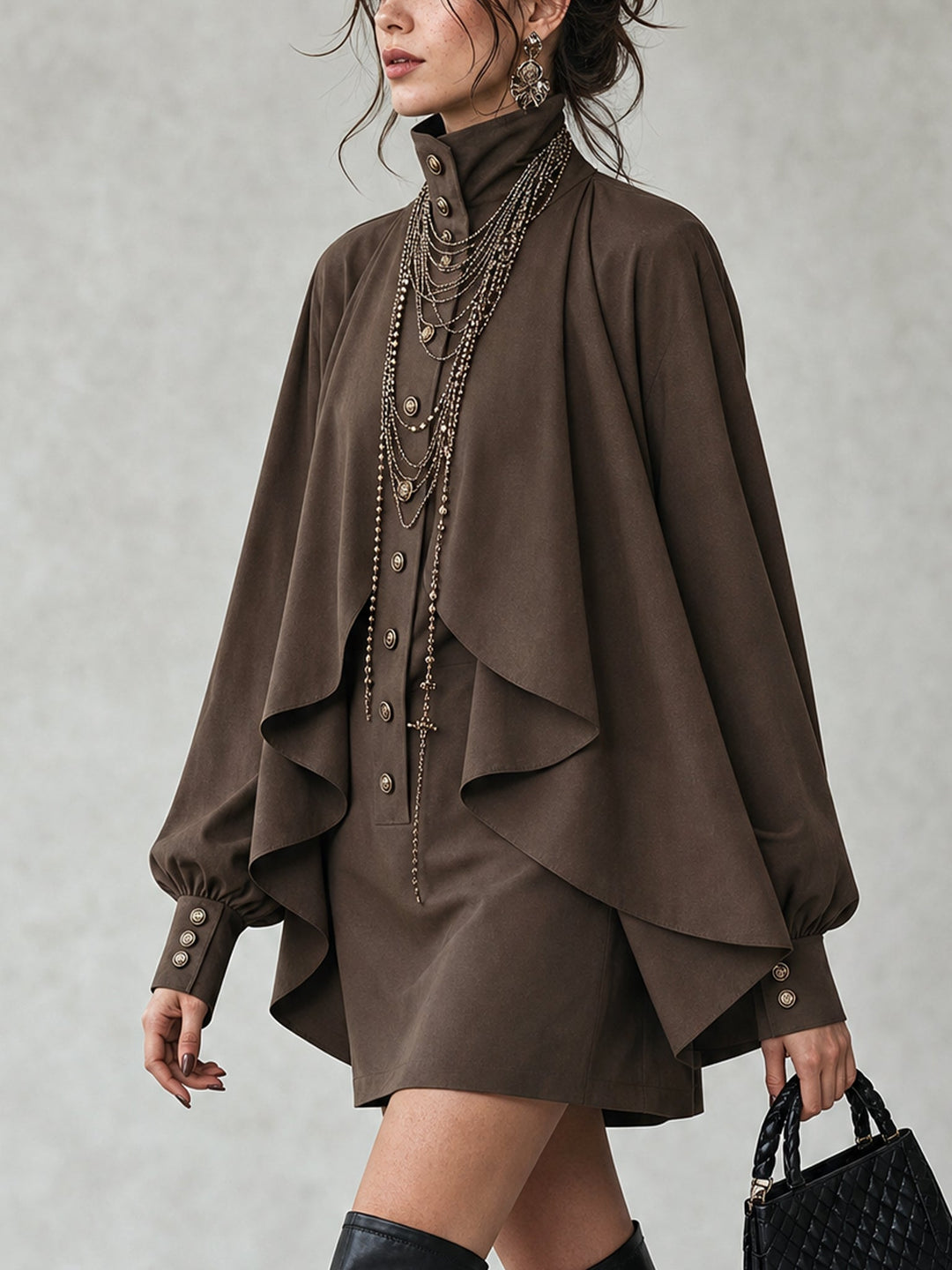 Ophelia | Minivestido de Cuello Alto con Capa