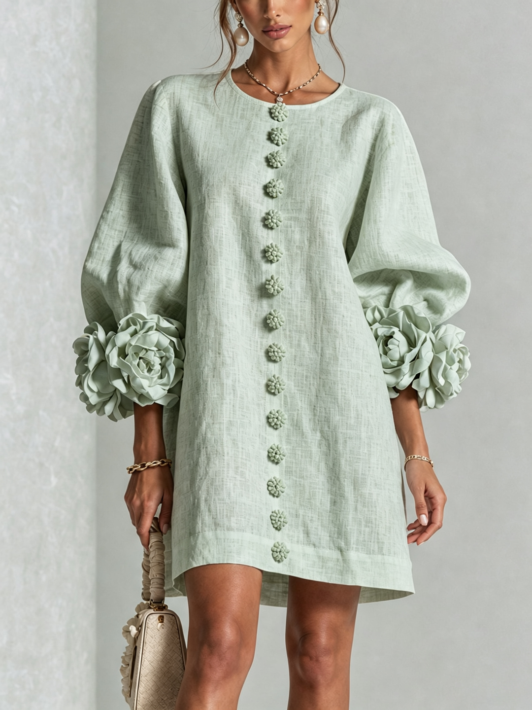 Aurora | Minivestido Abotonado con Puños Florales