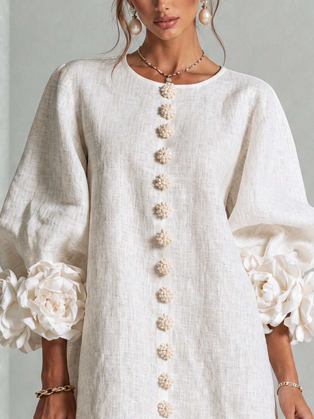 Aurora | Minivestido Abotonado con Puños Florales